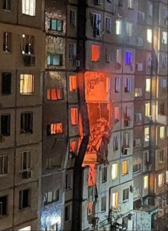 Русите силно ја нападнаа Украина кружат фотографии од зградата во која се урна дрон