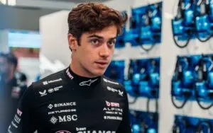 Популарниот Аргентинец останува во Формула 1 и во 2026