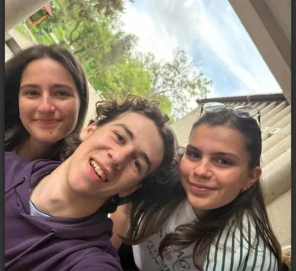 Гласајте за нашите Искра, Олег и Андреа - се пласираа меѓу 50 најдобри бизнис идеи на средношколскиот натпреват за бизнис иновации