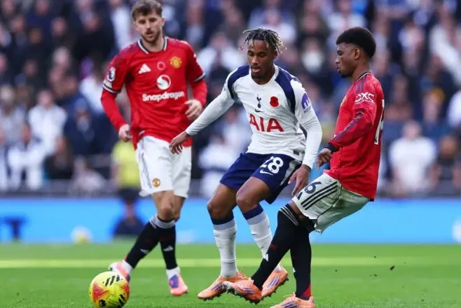 Јунајтед водеше до 83-та, па спаси бод во 96-та минута