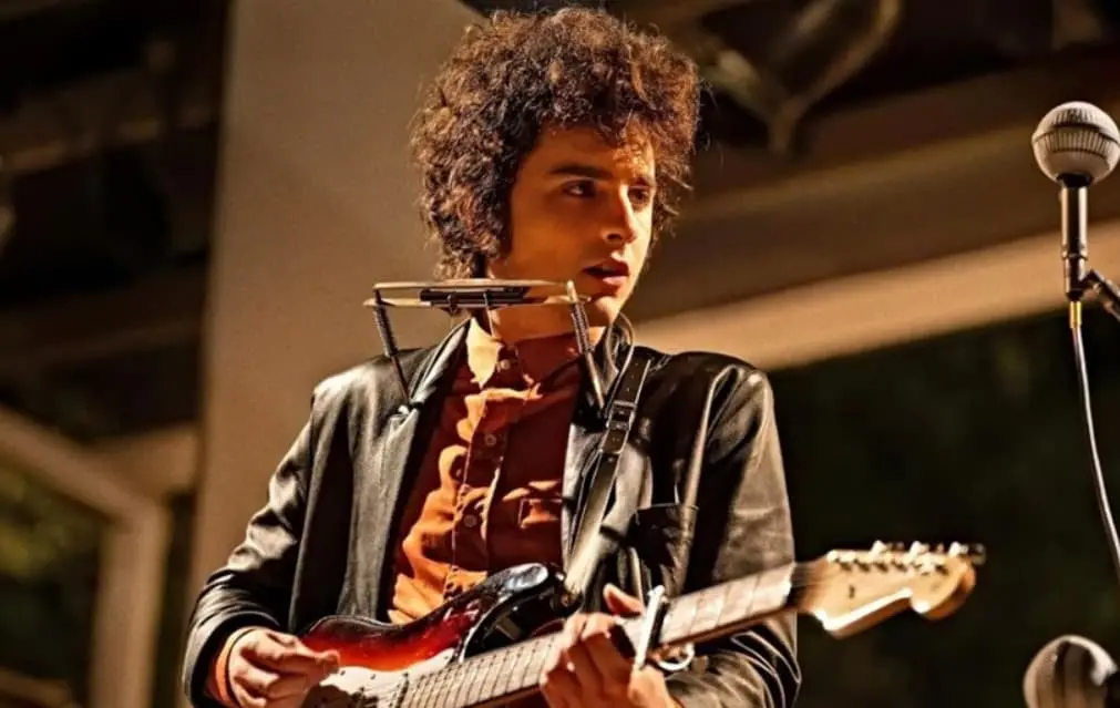 Актерот Тимоти Шаламе е номиниран за музичката награда Греми за улогата на Боб Дилан (ВИДЕО)