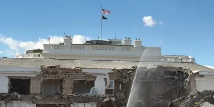 Бајден со порака до Трамп: Ги посрами САД и ги издигна интересите на богатите над оние на обичните Американци