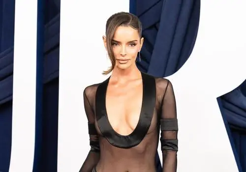 Најжешката Британка се појави во фустан, што речиси ништо не сокри (ФОТО)