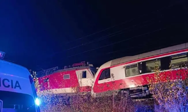 Најмалку 79 лица хоспитализирани по судар на возови во Словачка, Фицо свикува итна седница