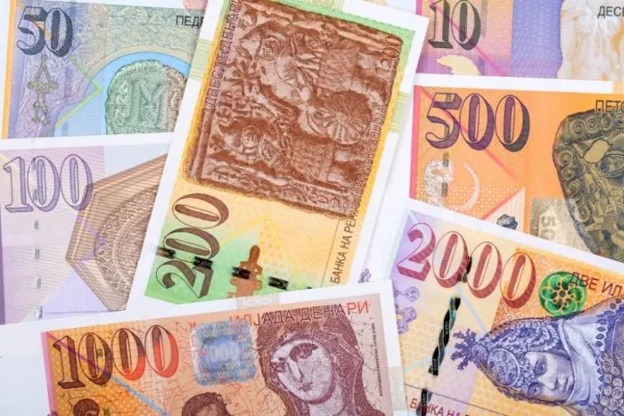 ПАРИТЕ ОД НАПЛАТЕНАТА ВОДА ГИ СТАВАЛА В ЏЕБ Благајничка си „наплатила“ 9.200 евра од буџетот