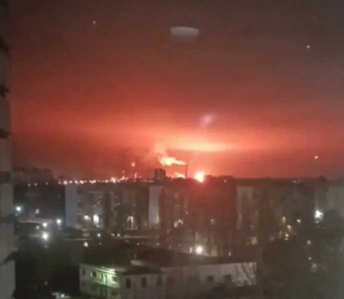 Украински дронови ја погодија рафинеријата за нафта во рускиот град Саратов