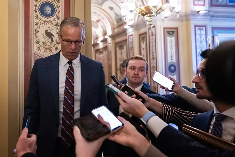 ВИДЕО: Американскиот Сенат гласаше за крај на најдолгата блокада на владата