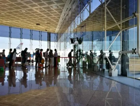 Нерсеќа на аеродромот Вашингтон Далес, 18 лица хоспитализирани