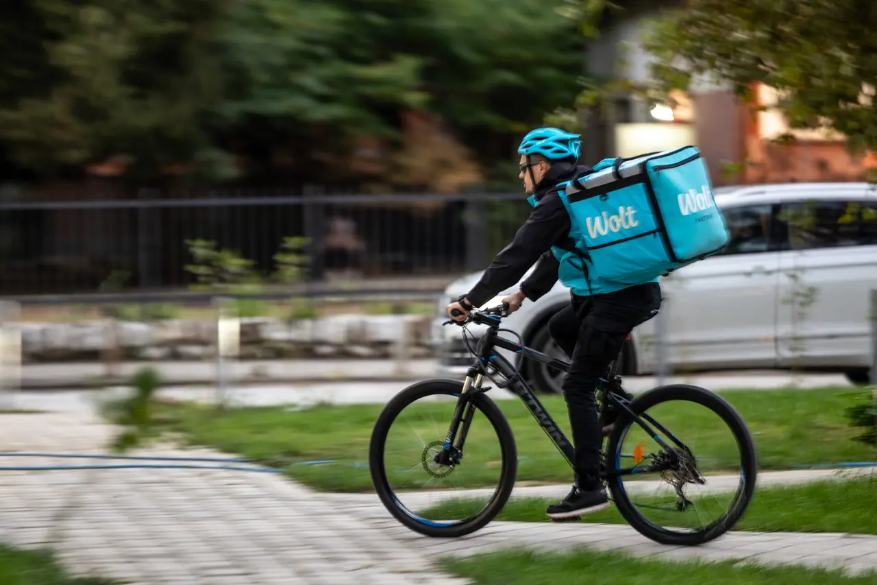 Wolt+ стартува и во Македонија: „Нула денари достава“ со месечна претплата