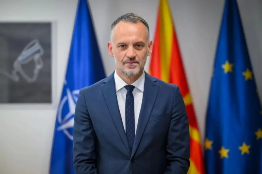 НА МЕСТОТО НА МЕЏИТИ, ДВАЈЦА ОД „ВРЕДИ“ ТРЕБА ДА ВЛЕЗАТ ВО ВЛАДАТА Коалициска математика на вицепремиерот Арбен Фетаи