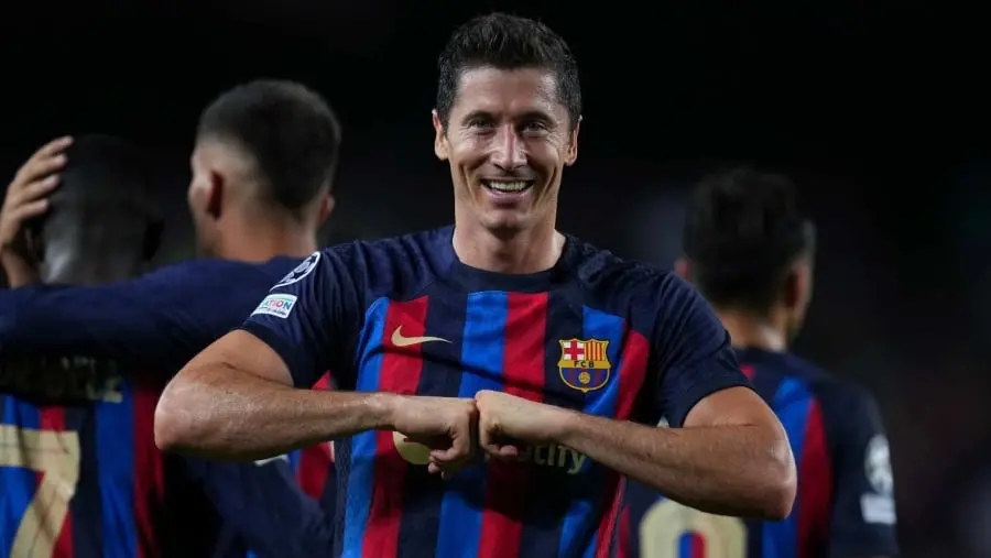 Левандовски може да се пензионира ако Барселона не му го продолжи договорот