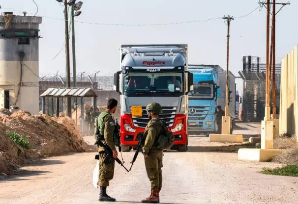 Израел повторно го отвори преминот Зиким во северна Газа за влез на камиони со хуманитарна помош