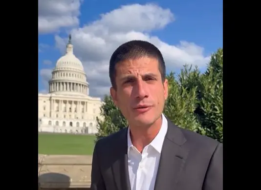 Единствениот внук на Џон Ф. Кенеди влегува во политиката