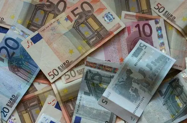 Раст на просечната годишна плата во ЕУ во 2024 година за 5,2 отсто 