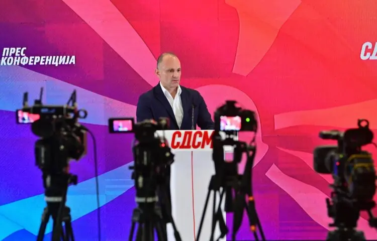 Филипче: Се случува економско цунами, странските инвестиции си заминуваат, има 30% помалку вработени