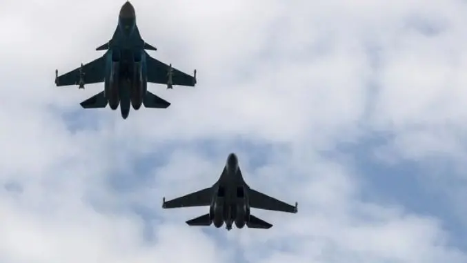 Воен авион се урна во Русија, екипажот загина