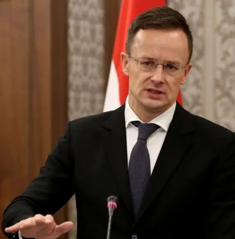 Сијарто: Парите на европските даночни обврзници не треба да се користат за финансирање на корумпираната украинска воена мафија