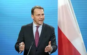 Според Сикорски, најбрзиот начин Украина да ја изгуби поддршката е корупцијата