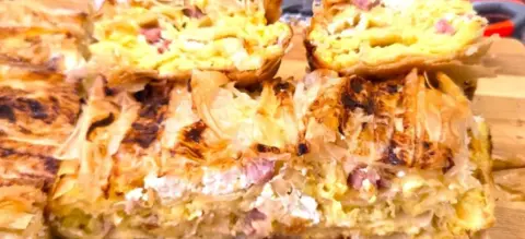 Гибаница со тиквички: 1 тајна состојка ја прави сочна и крцкава (ВИДЕО)