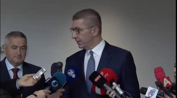 Мицкоски повторно се дистанцира од минималната плата – зависела од дијалогот меѓу синдикатите и работодавачите