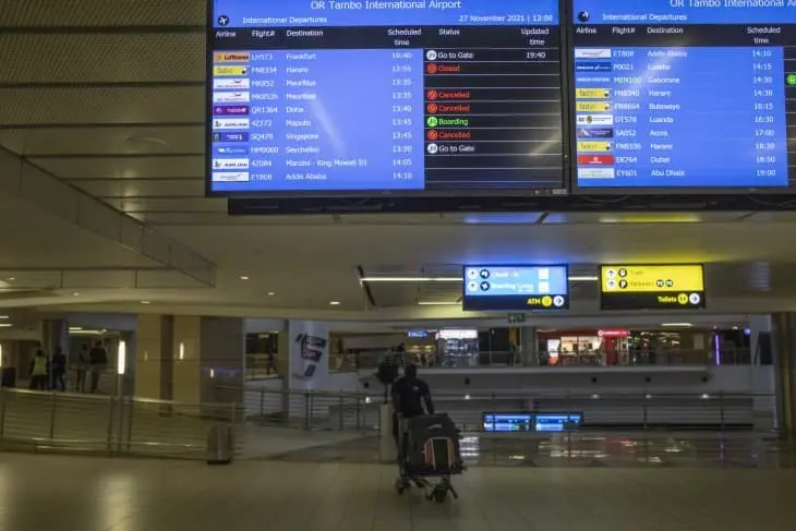 Јужна Африка 12 часа држеше 150 Палестинци во авион