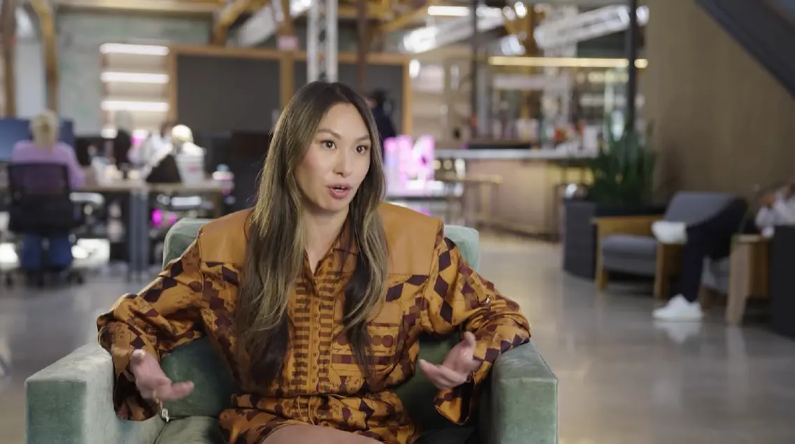 ИНТЕНЗИВНАТА ДНЕВНА РУТИНА НА МИЛИЈАРДЕРКАТА ЛУСИ ГУО: Будење во 5:30 наутро, двојни сесии во теретана...