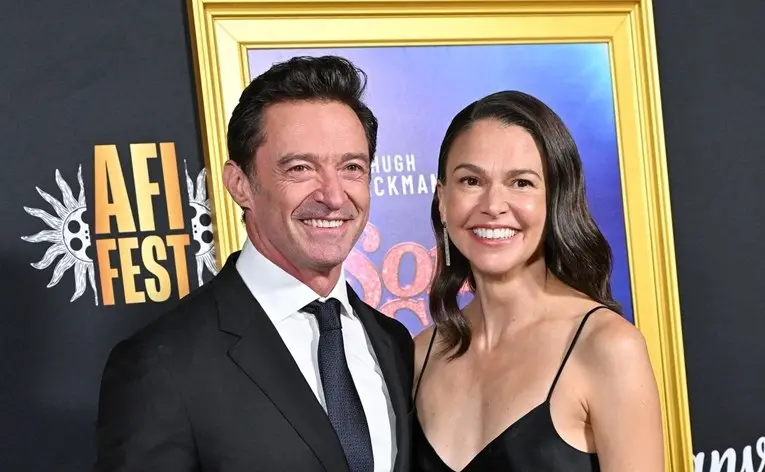 Хју Џекмен и Сатон Фостер ја потврдија својата врска на црвениот килим