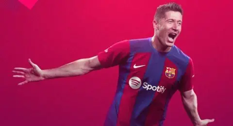 Левандовски не планира на лето да ја напушти Барселона