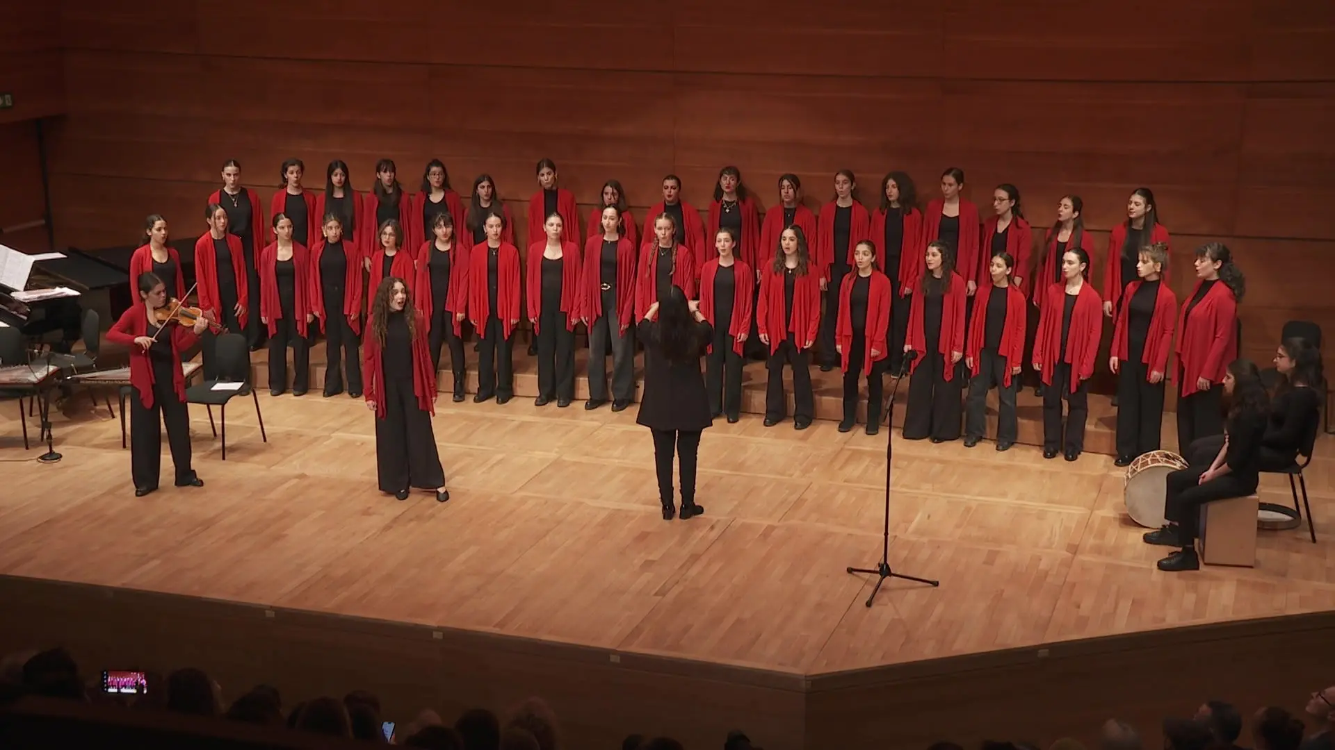 Концерт во Скопје на младинскиот хор од Солун на кој присуствуваа и деца од Кочани