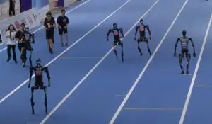 (Видео) Пекинг домаќин на првите Светски спортски игри за хуманоидни роботи