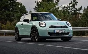 ТЕСТ: MINI Cooper C – Картинг со каросерија!