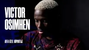 (Видео) „Мајка ми не дочека да ужива во ова…“: Животната приказна на Виктор Осимен, од депонија до крал на Истанбул!