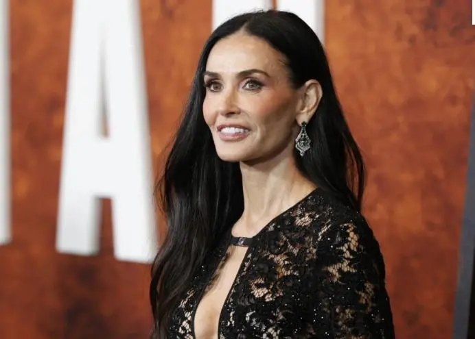 Фото: Фустанот на Деми Мур