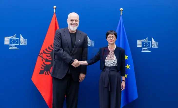 Кос: Посветени сме на вклучување на Албанија во Европската Унија