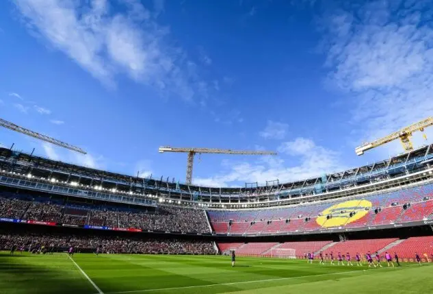 Барселона се враќа на „Ноу Камп“