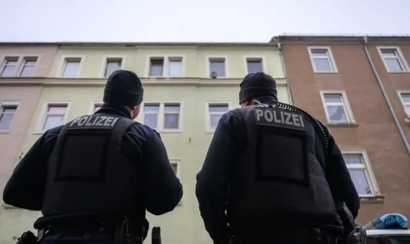 Паника во Германија: Полицијата добила над 1.000 повици со најави за напади во училишта 