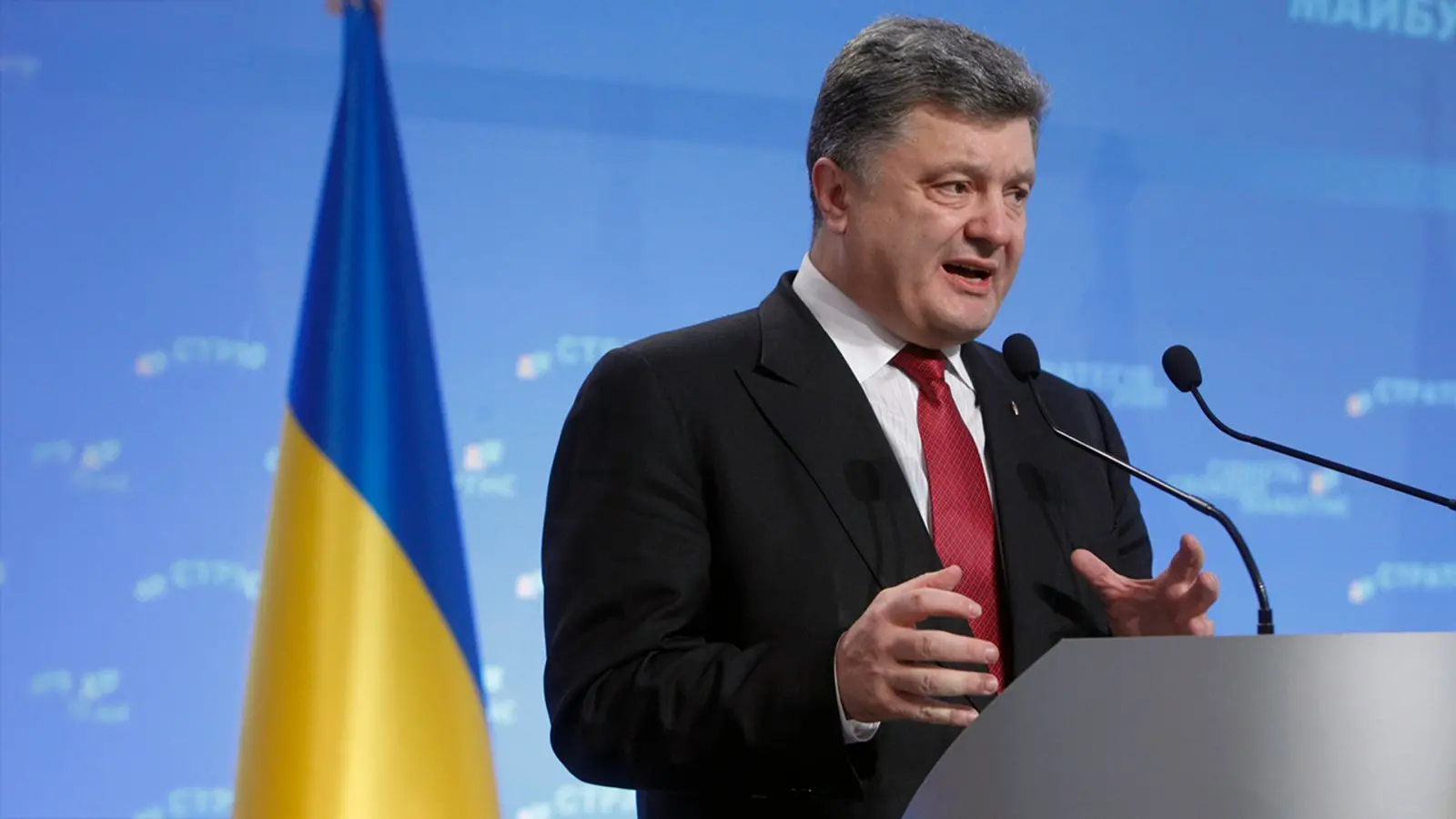 Поранешниот претседател Петро Порошенко повикува на оставка од целата украинска Влада