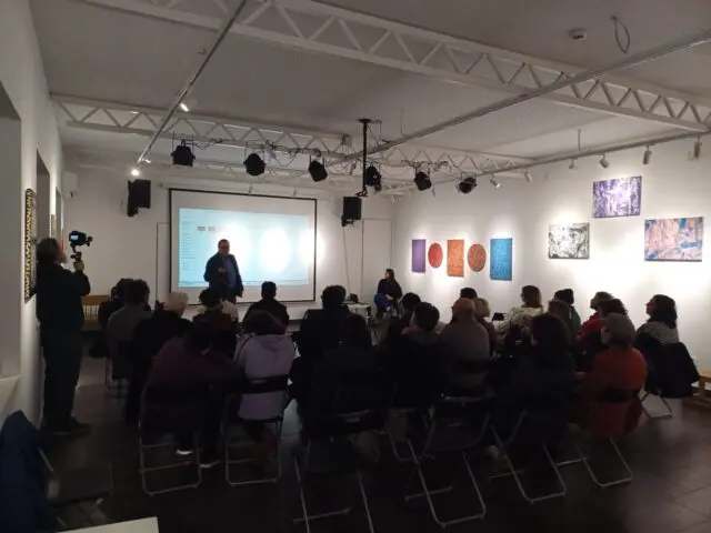 (ВИДЕО) Кога уметноста не се плаши: Мултимедијална вечер „Години на опасно живеење“ во Скопје