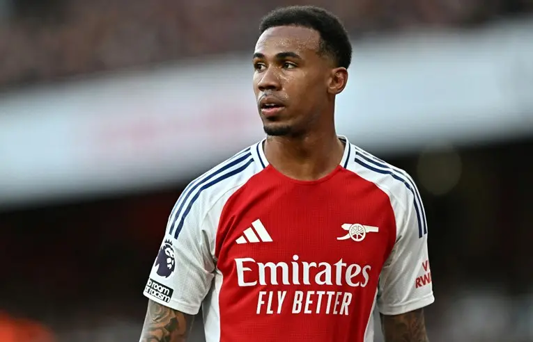 Се повреди клучниот дефанзивец на Арсенал