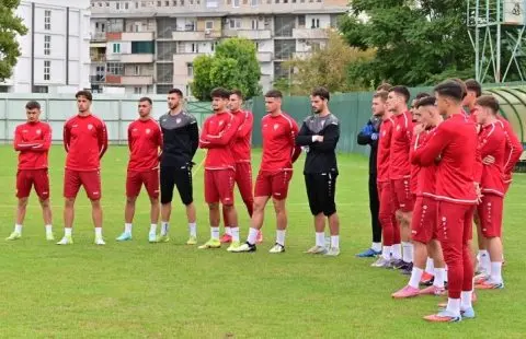 Младата македонска репрезентација поразена од Полска