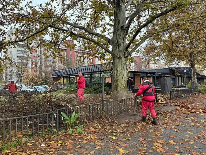 Општина Аеродром го расчистува запуштениот објект на поранешен „Мекдоналдс“, на сопствениците ќе им испорача фактура за чистењето