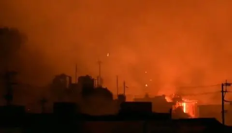 Голем пожар во Јапонија оштети над 170 објекти, едно лице загина