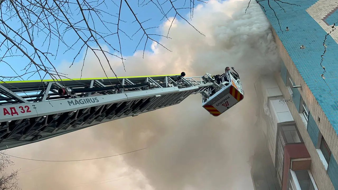 Руски напад дигна во воздух зграда во Украина: 10 мртви, десетици ранети