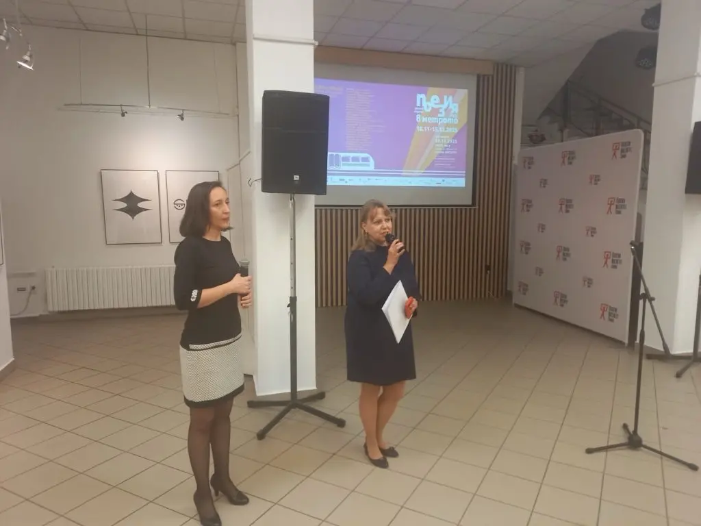 Со крената глава и со срце што пулсира во ритамот на вековното македонско слово, Македонскиот КИЦ- Софија повторно дел од „Европска поезија во вагоните и станиците на Софиското метро“