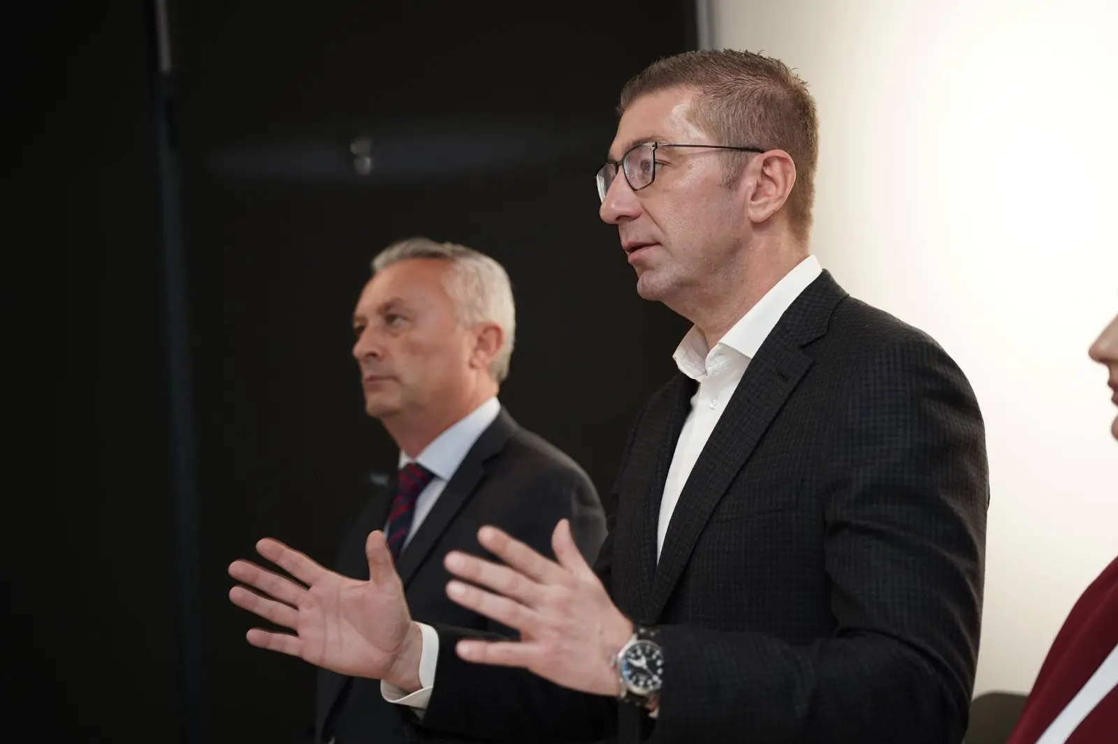  Мицкоски во Тирана на отворање на новите канцеларии на Македонското здружение „ВМРО-ДПМНЕ Албанија“