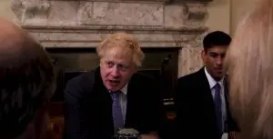 Можеше да биде избегната трагедијата: Неодговорниот премиер и доцниот карантин придонесоа за 23.000 смртни случаи од коронавирус во Англија