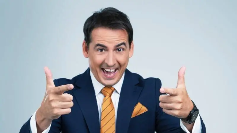 „Сатирата е последната одбрана на разумот“ – Зоран Кесиќ за сцената, политиката и надежта