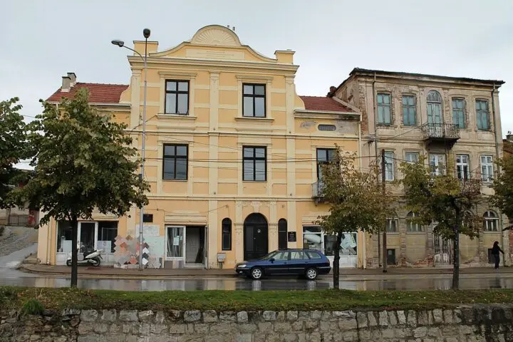 Во „Музејот на Албанската азбука“ се чествува „Битолскиот Конгрес“