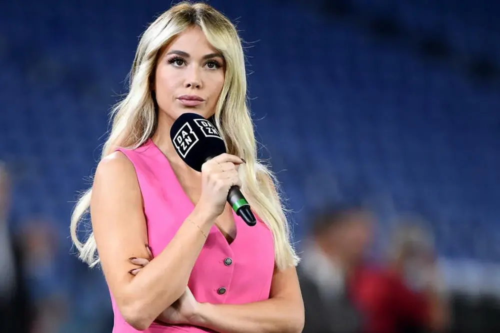 Фото: Жешката Дилета Леота меѓу вреќи за бокс