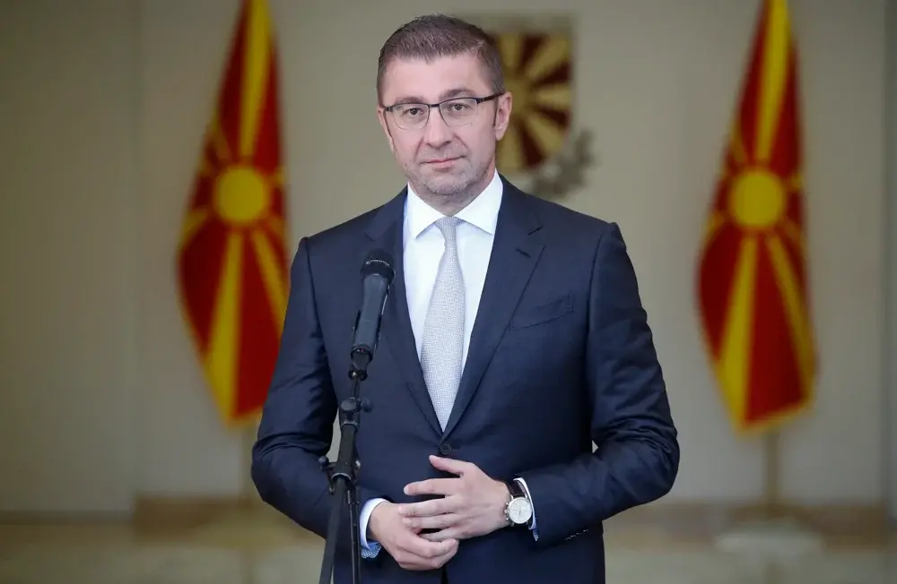 Мицкоски ќе се обрати на свечена седница по повод Денот на албанската азбука